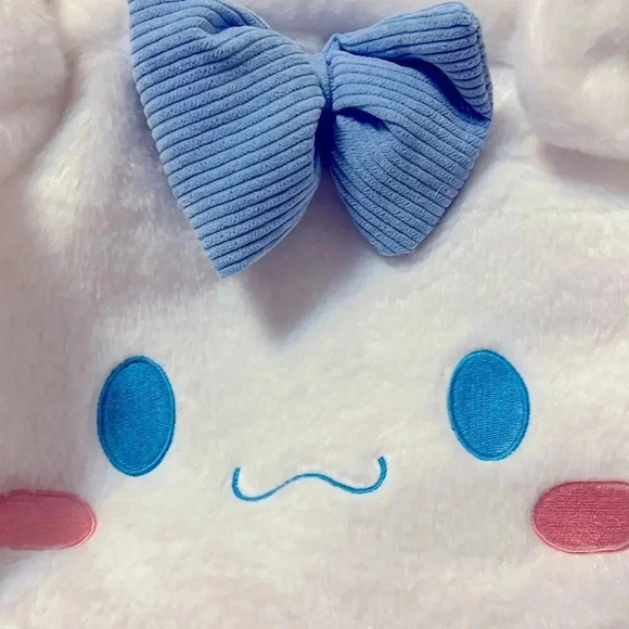 Hello Kitty Cinnamoroll plush purse - Picture 2 of 3